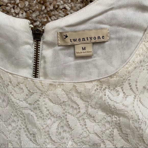 Forever 21 White Lace Skater Dress - Picture 3 of 4